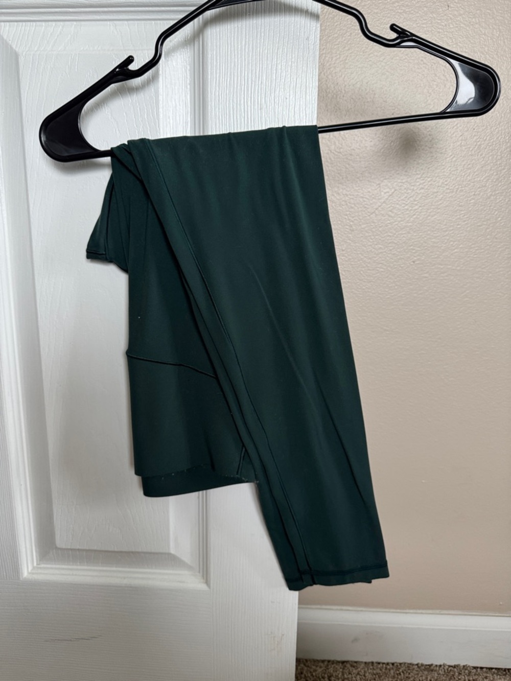 Women's Dark Green Leggings - Sleek Everyday Comfort